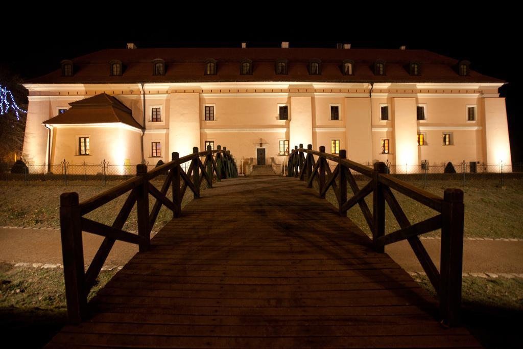 Zamek Krolewski W Niepolomicach Niepolomice Bagian luar foto